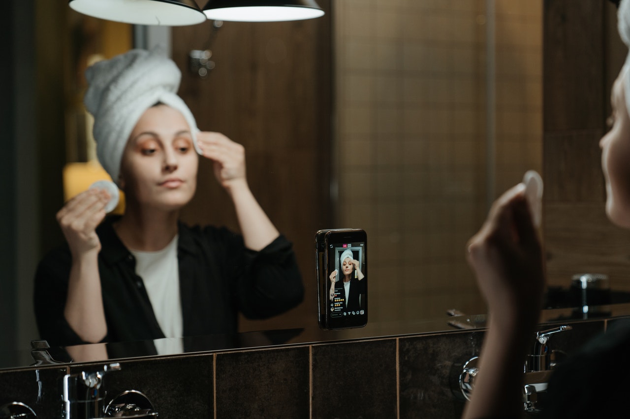 Creating Marketing Videos: 16 Easy Tips to Go Viral Online