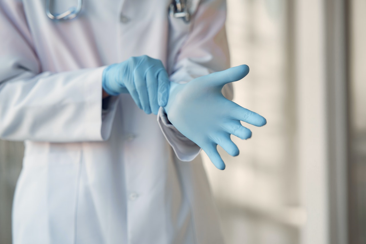 How to Buy Medical Gloves Online? 101 Guide For Hospitals