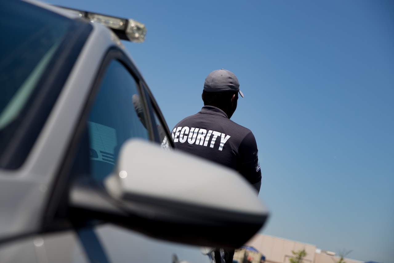 Hiring a Security Guard for Your Business: 6 Things You Need to Know
