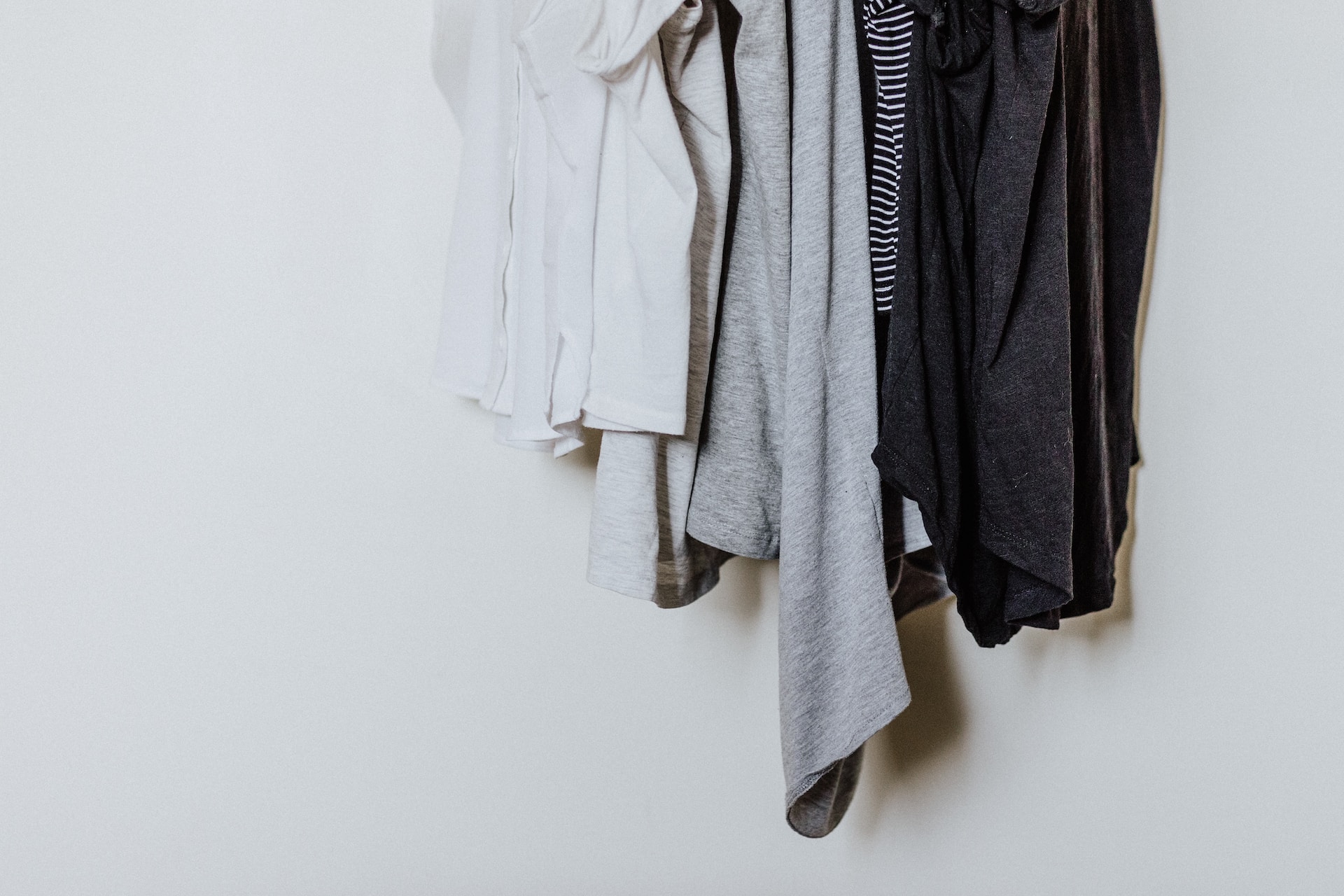 Tips for Selling Your Clothes for Cash
